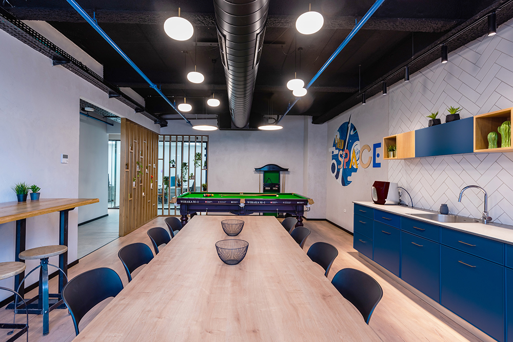 נהר תאורה מובילים בפרופילי תאורה