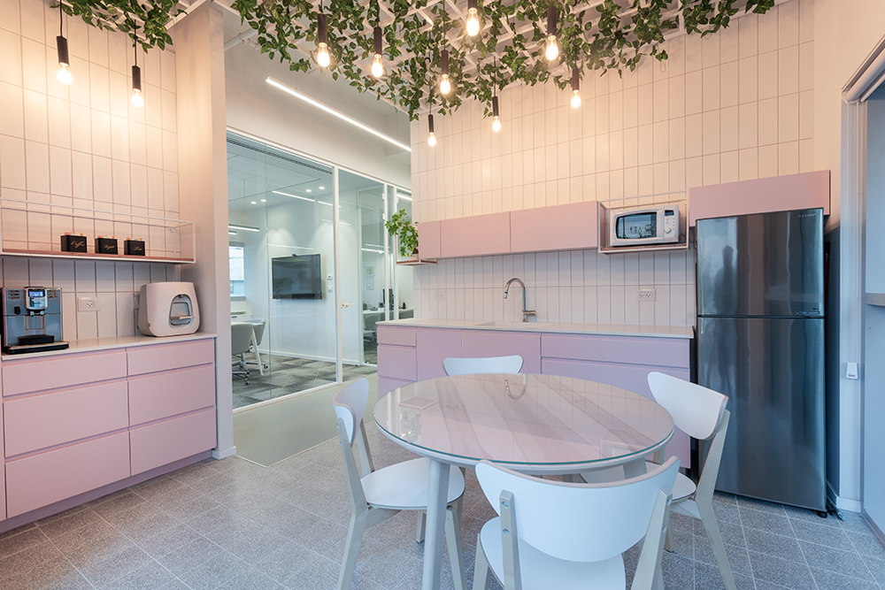 נהר תאורה מובילים בפרופילי תאורה