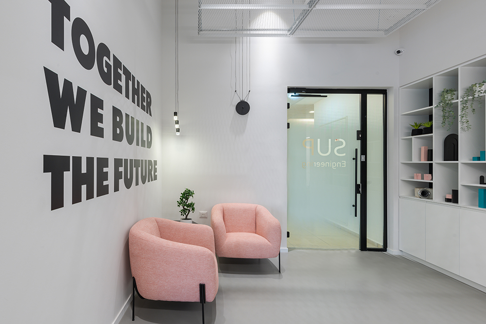 נהר תאורה מובילים בפרופילי תאורה