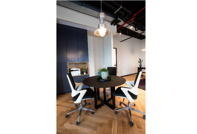 נהר תאורה מובילים בפרופילי תאורה