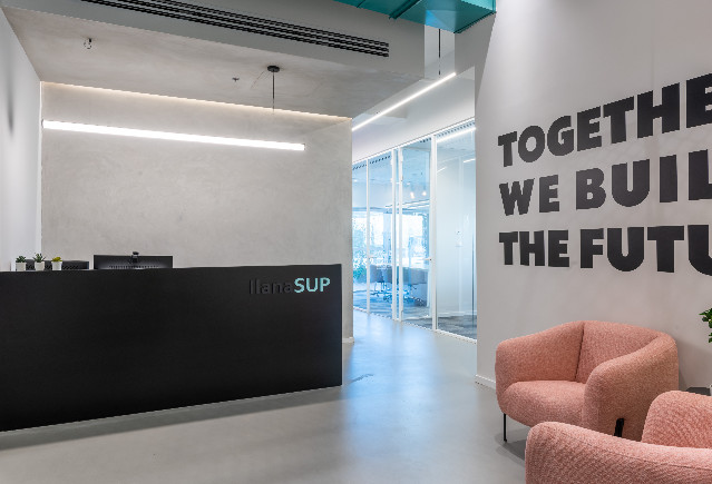 נהר תאורה מובילים בפרופילי תאורה